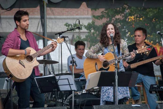 536192_10151747318244894_586462762_n